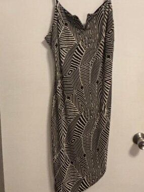 7day wknd asymmetrical dress LG black & white
